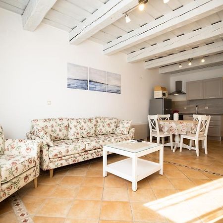 Apartman Sidro Maslenica Exterior photo