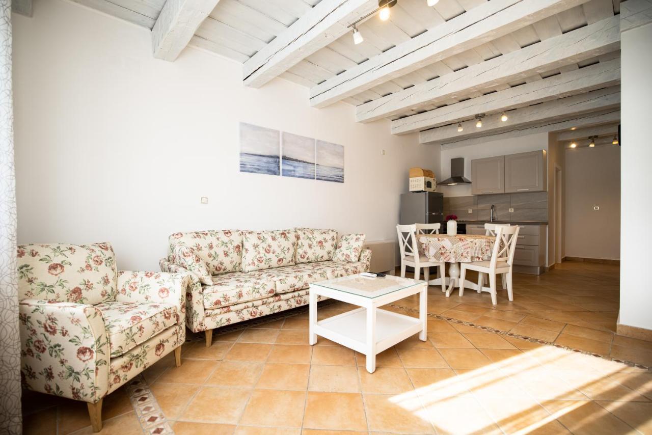 Apartman Sidro Maslenica Exterior photo