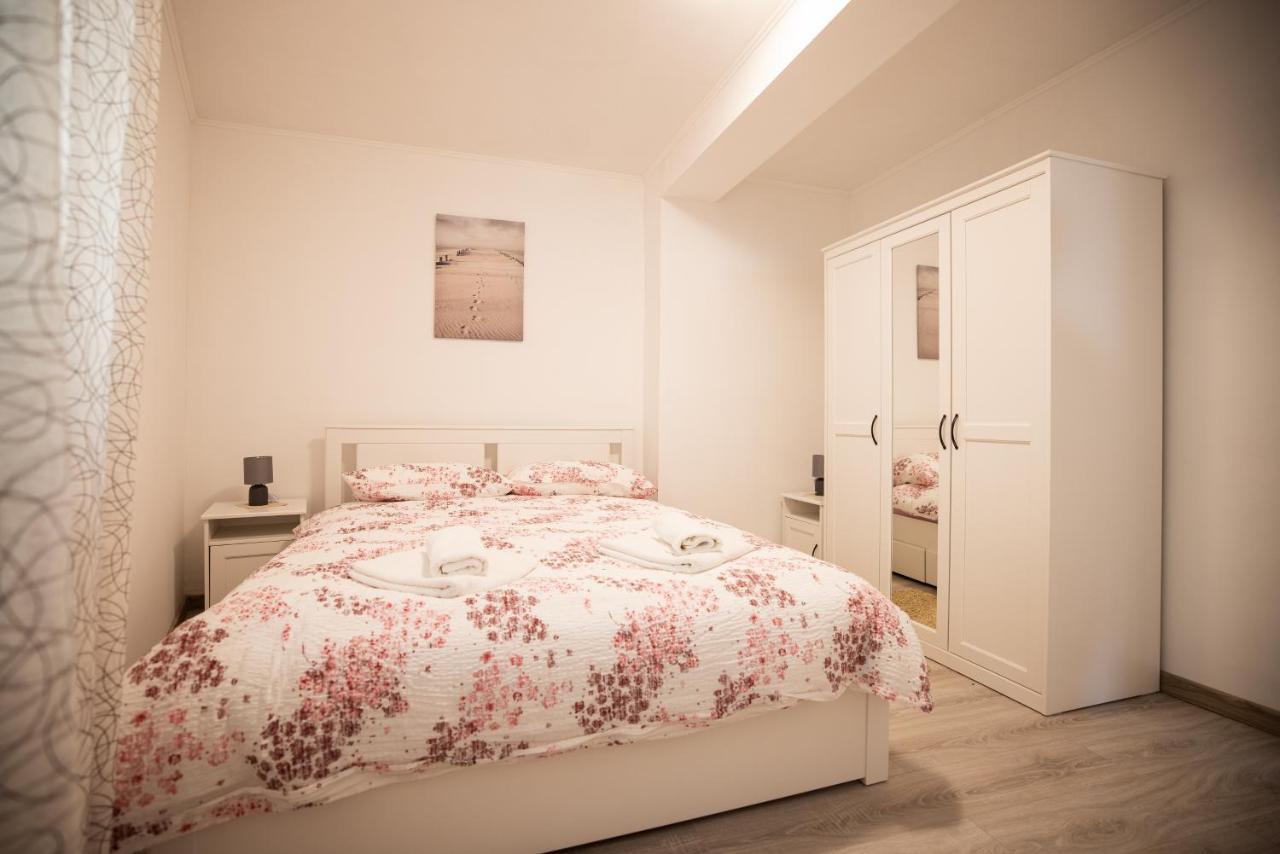 Apartman Sidro Maslenica Exterior photo